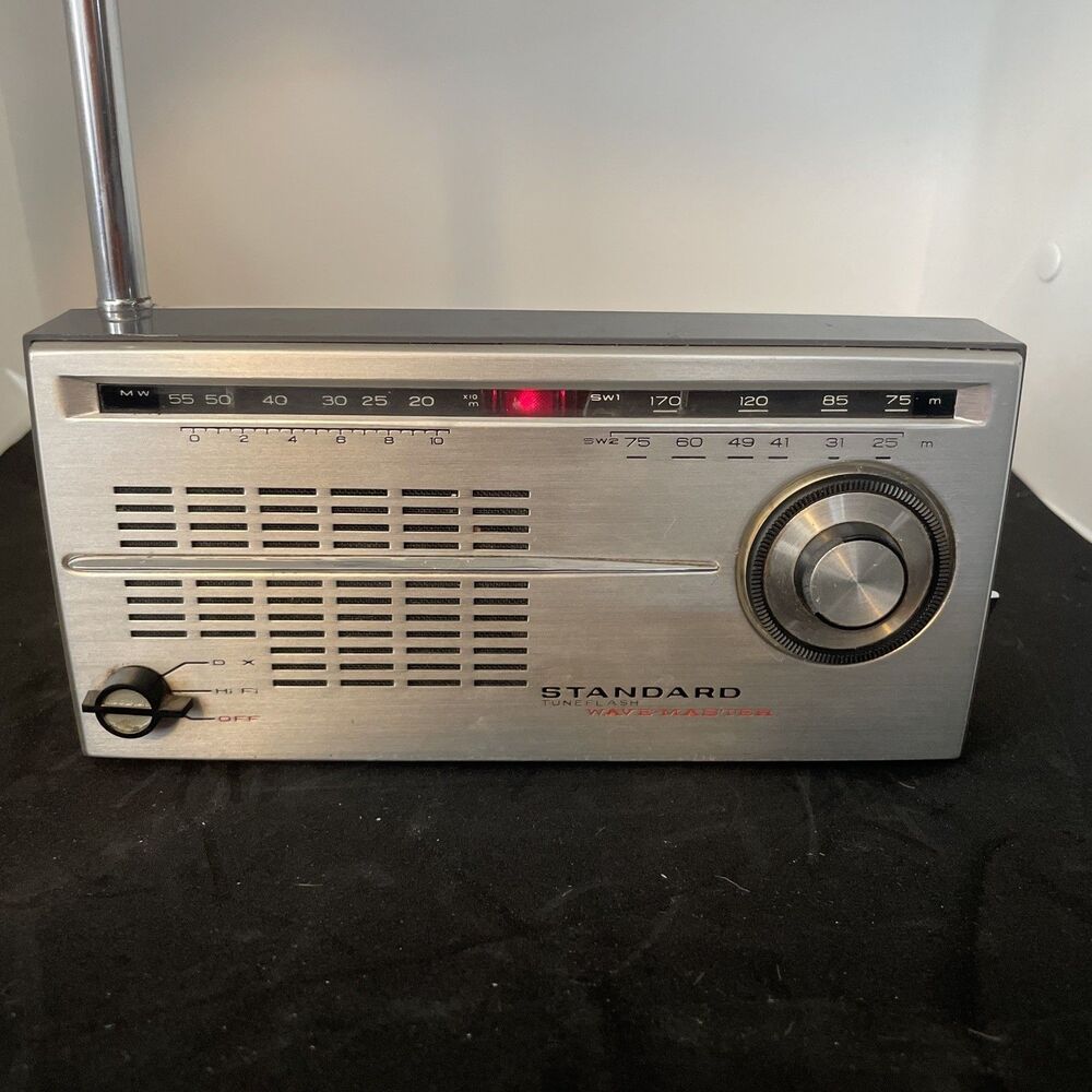 Vintage Standard SR-H115 Portable 8 Transistor 3 Band Radio Japan